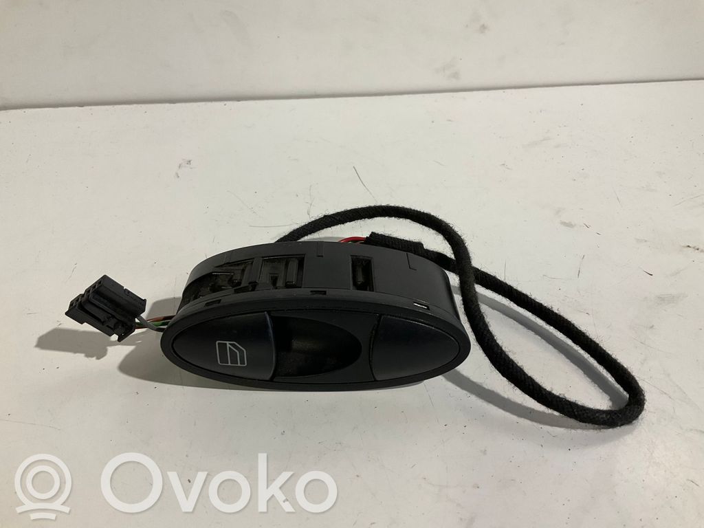 Mercedes-Benz E W211 Electric window control switch 