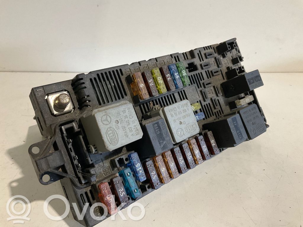 Mercedes-Benz E W211 Fuse module 