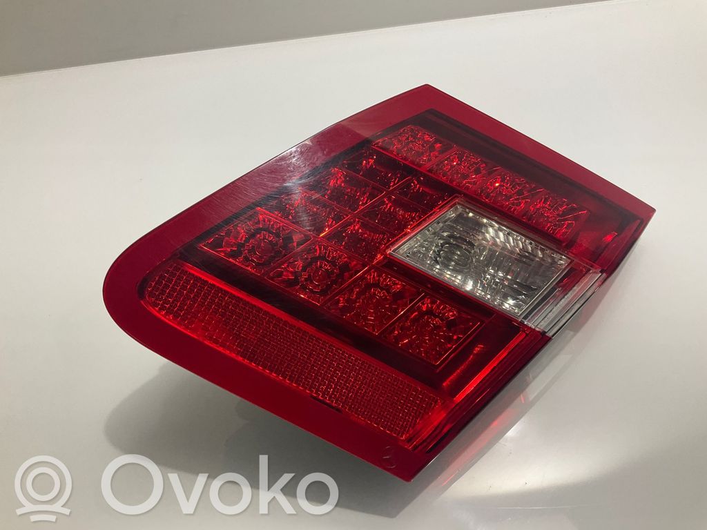 Mercedes-Benz E W212 Lampy tylnej klapy bagażnika 