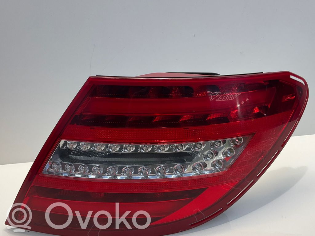 Mercedes-Benz C W204 Lampă spate în caroserie 