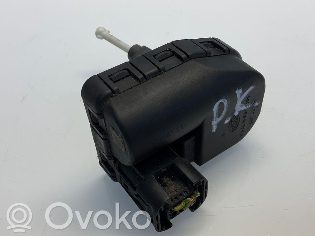 Mercedes-Benz E W210 Headlight level adjustment motor 