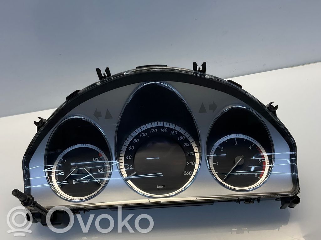 Mercedes-Benz GLK (X204) Licznik / Prędkościomierz 