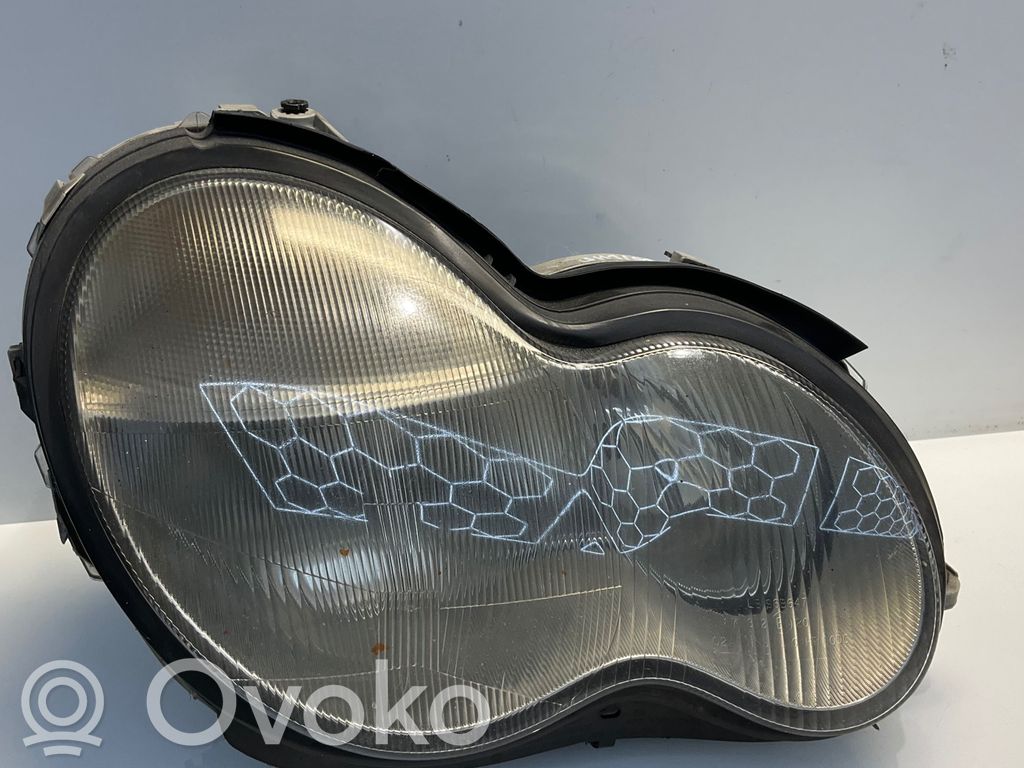 Mercedes-Benz C W203 Lampa przednia 