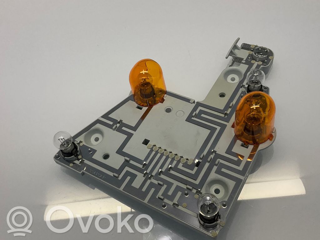 Mercedes-Benz E W211 Element lampy tylnej 