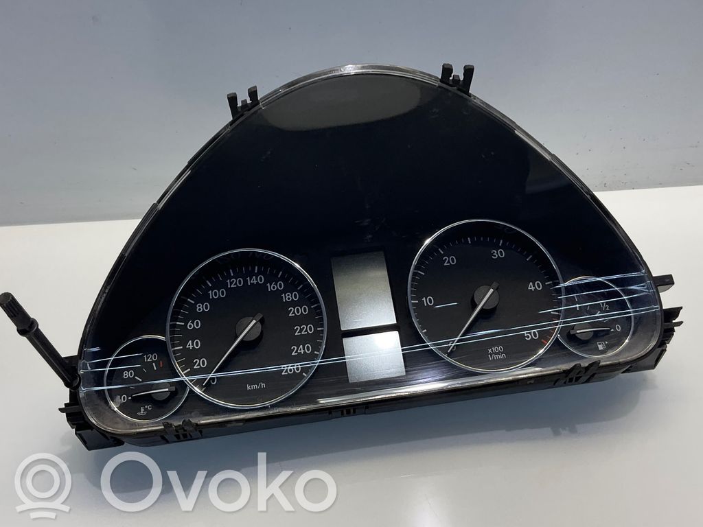 Mercedes-Benz C W203 Vitezometru (grup de instrumente) 