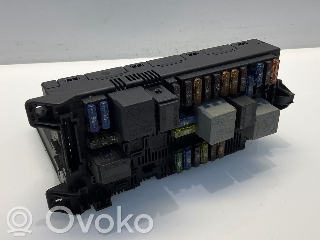 Mercedes-Benz E W211 Fuse module 
