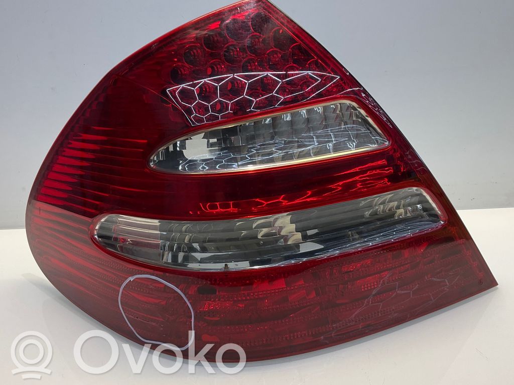 Mercedes-Benz E W211 Lampa tylna 