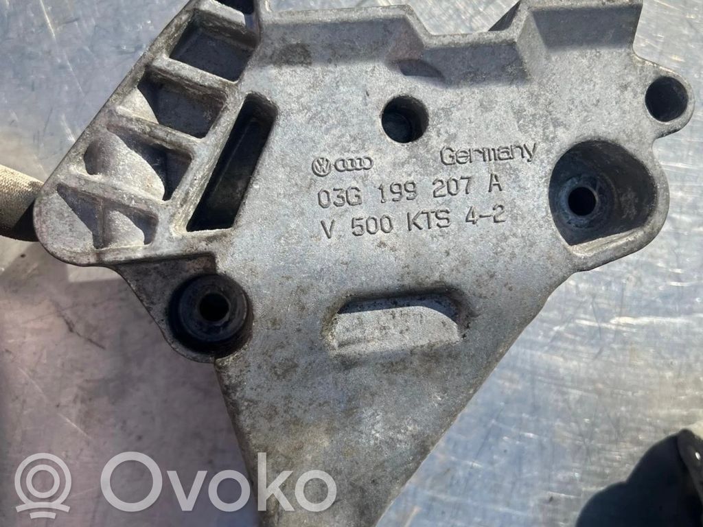 Volkswagen Touran I Engine mounting bracket 