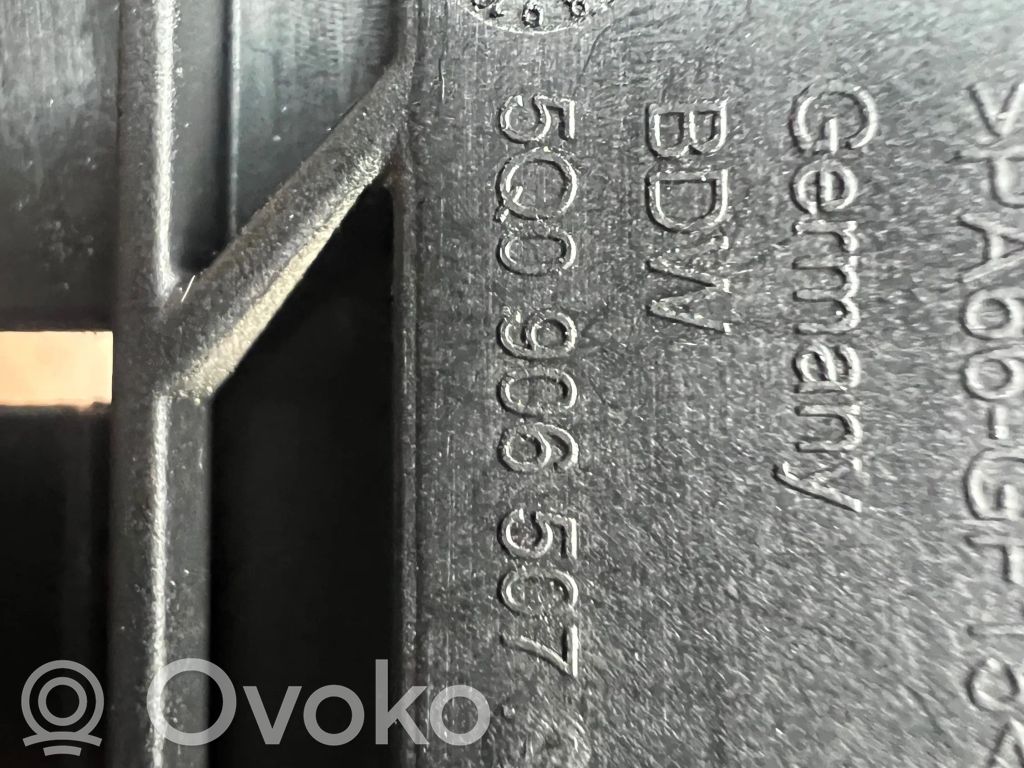 Volkswagen Golf VII Other engine bay part 