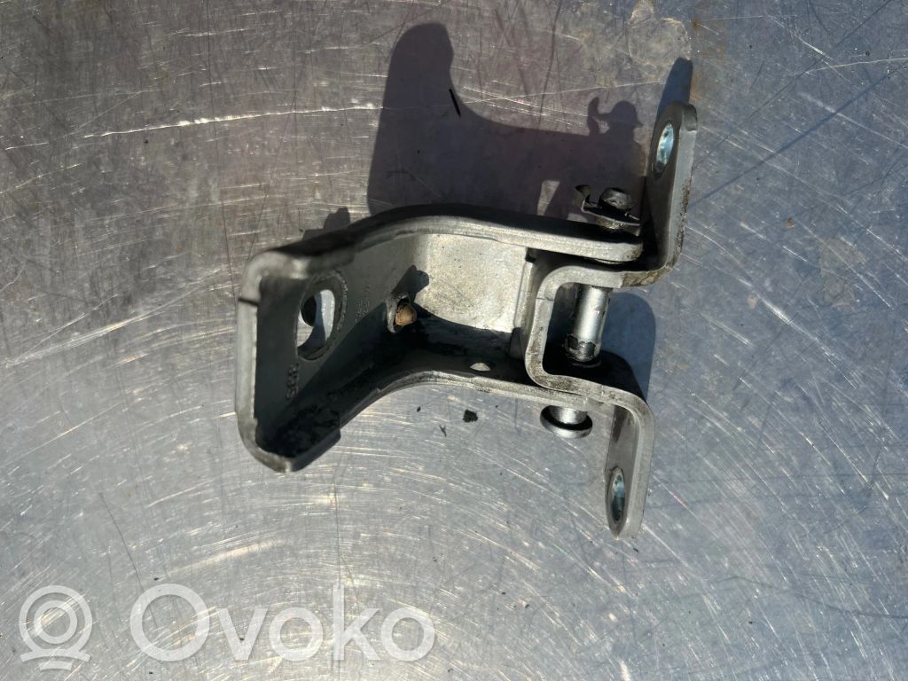 Front door upper hinge   1S7AF22801AC