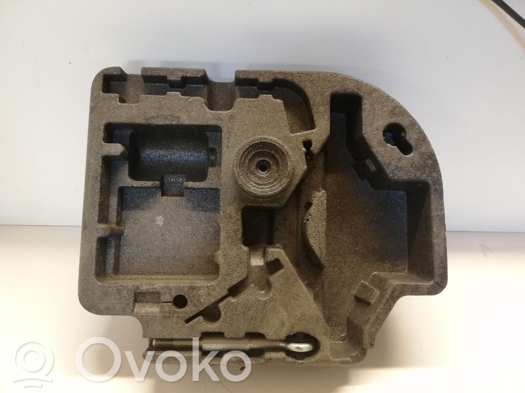 Volvo XC60 Tool box 