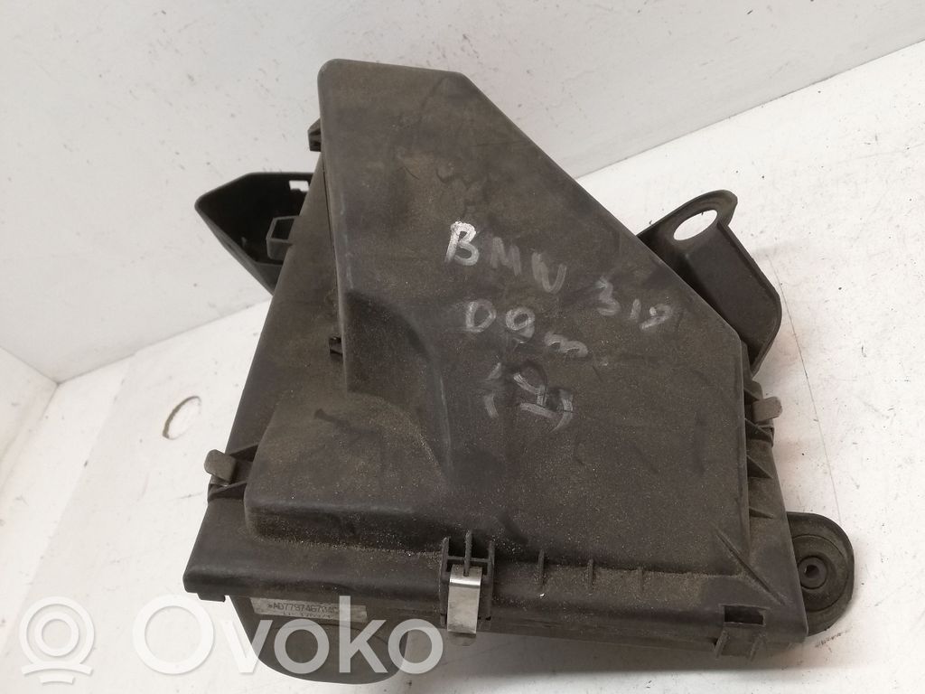 BMW 3 E90 E91 Air filter box 