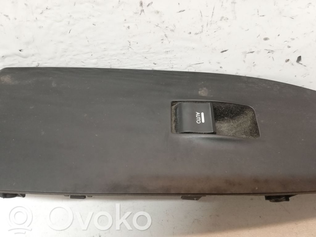Hyundai i40 Electric window control switch 