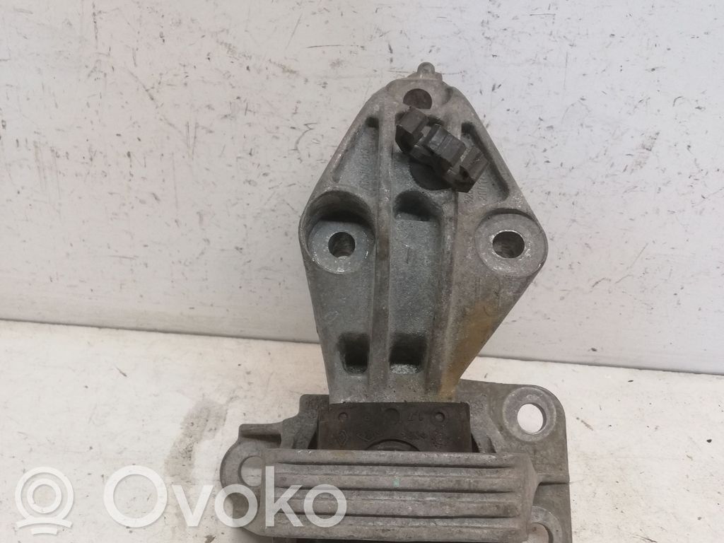 Renault Megane III Engine mount bracket 
