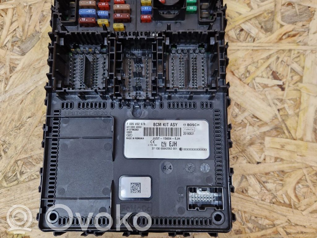 Ford Fiesta Ramka / Moduł bezpieczników 