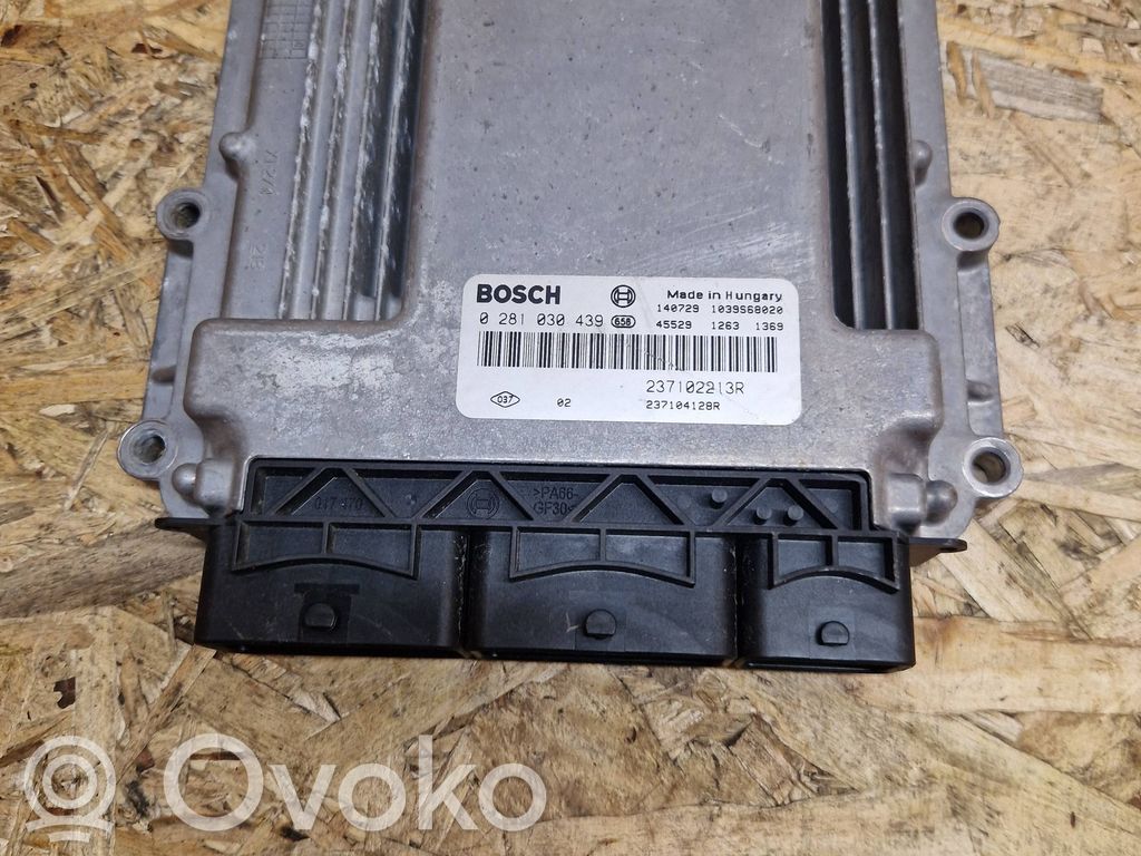 Renault Clio IV Engine control unit/module 