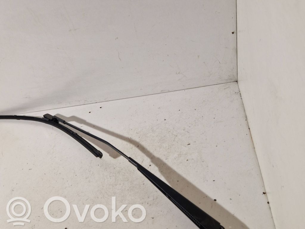 BMW X6 E71 Front wiper blade arm 