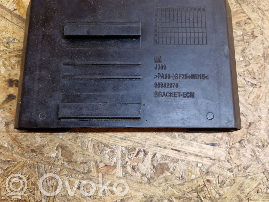 Chevrolet Orlando Other engine bay part 