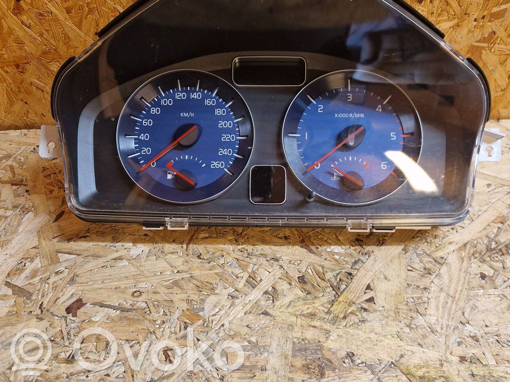 Volvo C30 Speedometer (instrument cluster) 