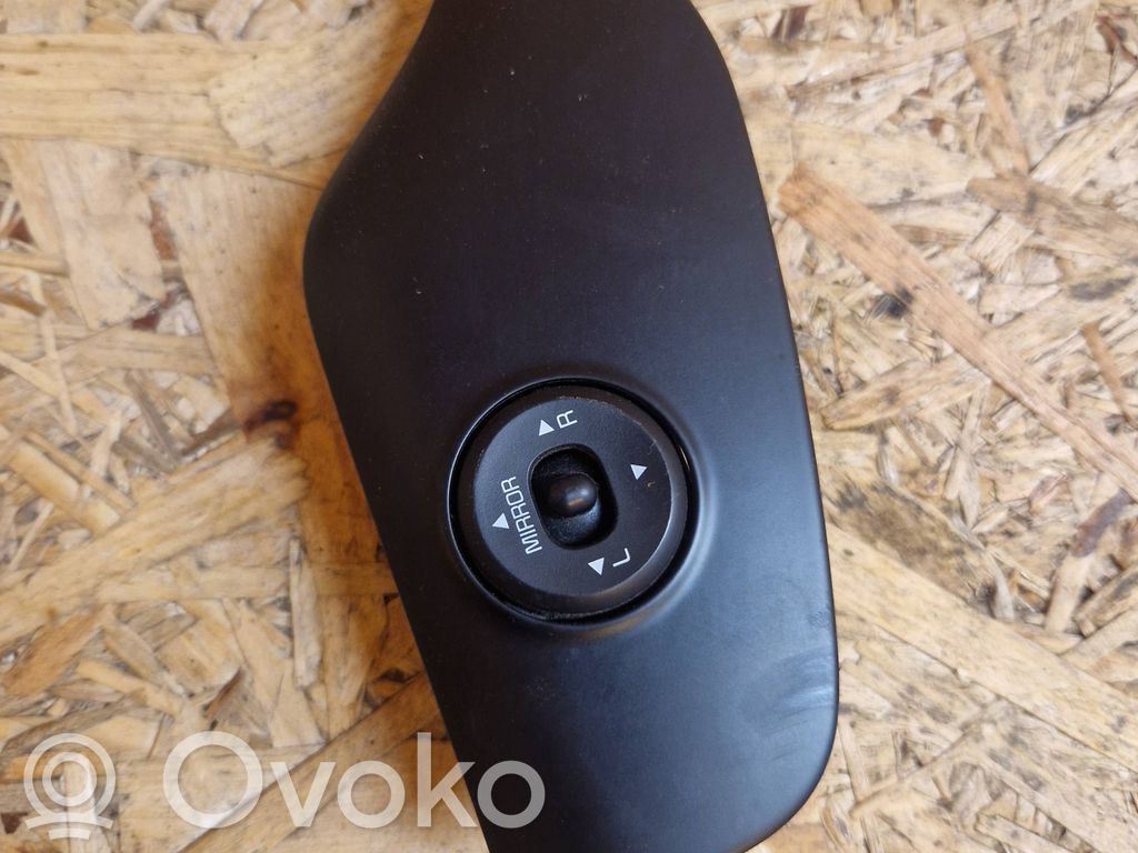 KIA Ceed Wing mirror switch 