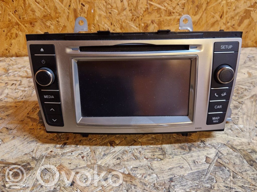 Toyota Avensis T270 Unidad delantera de radio/CD/DVD/GPS 