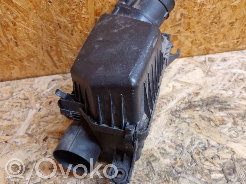 Hyundai i30 Air filter box 