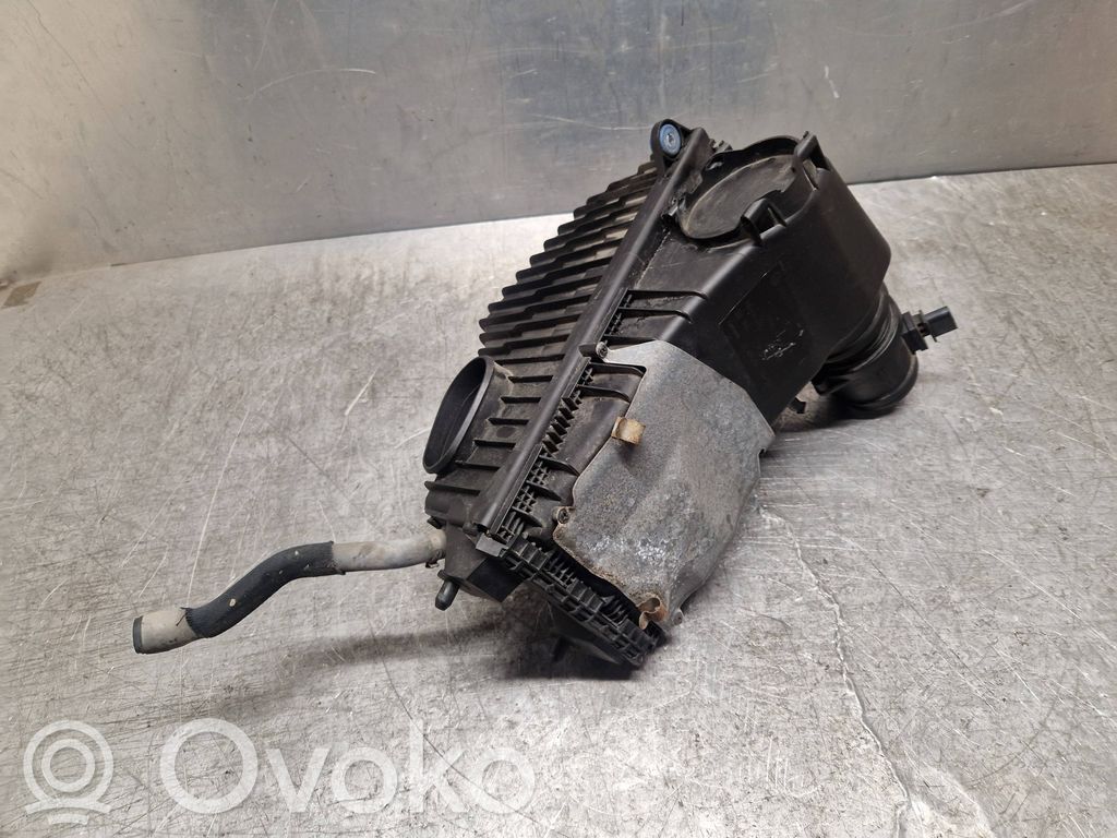 Audi Q7 4L Air filter box 