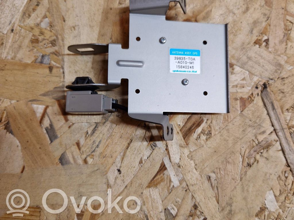Honda CR-V Aerial GPS antenna 