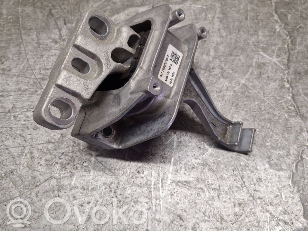 Skoda Octavia Mk4 Engine mount bracket 