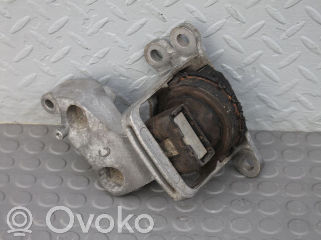 Nissan X-Trail T32 Engine mount bracket 
