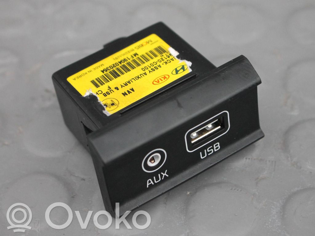 KIA Ceed USB socket connector 