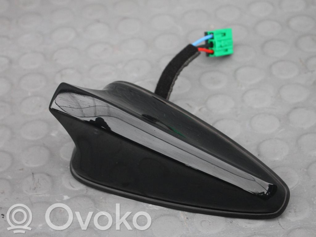 KIA Ceed GPS-pystyantenni 