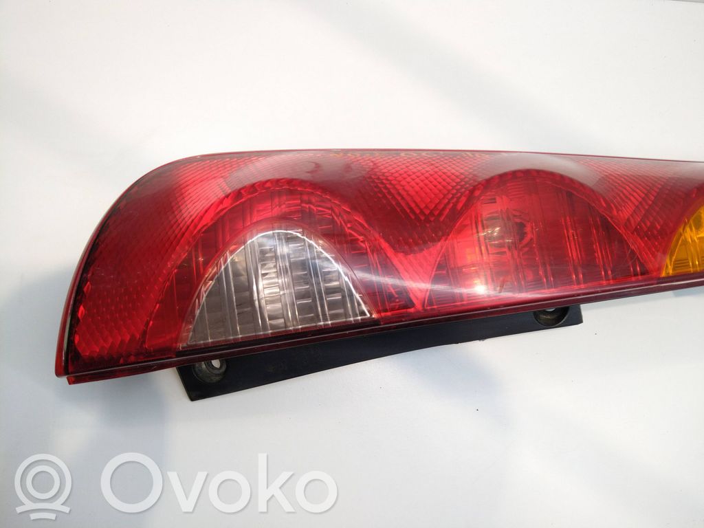 Luz trasera/de freno   22016752