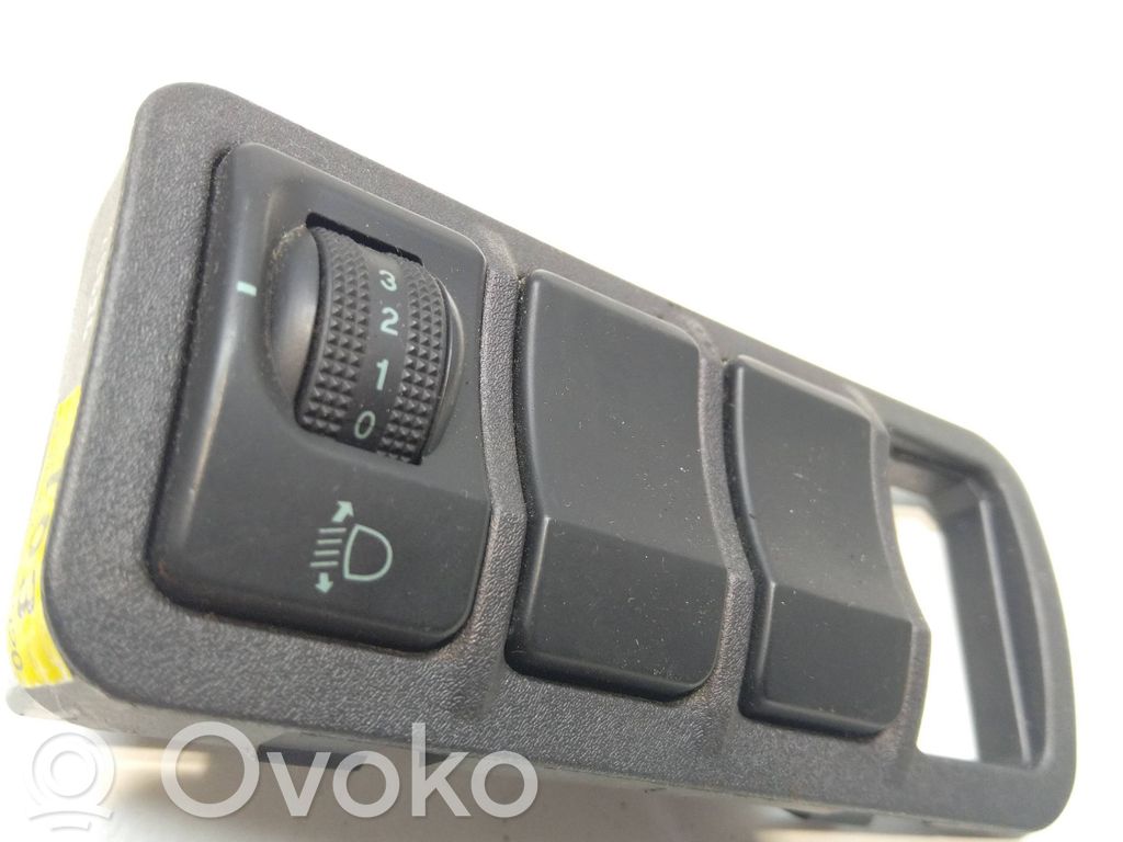 Headlight level height control switch   751U900802,20611