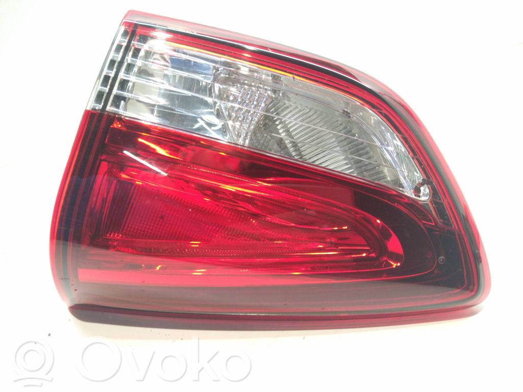 Renault Clio IV Lampy tylnej klapy bagażnika 