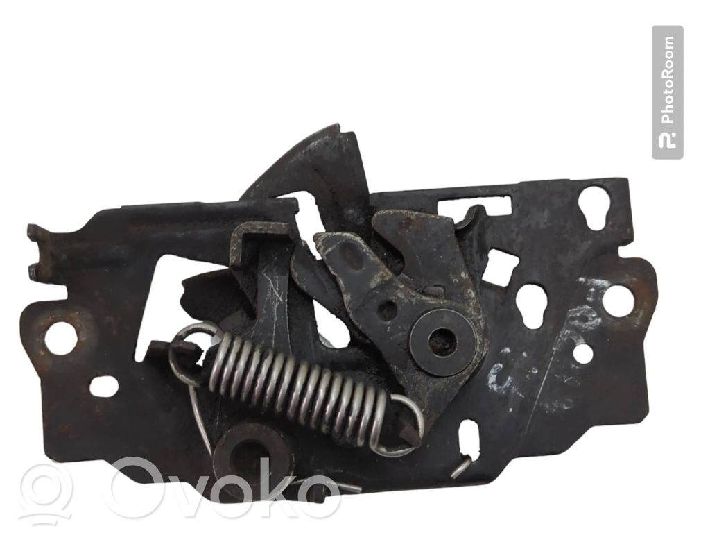 Spyna variklio dangčio   BM5A16700,BM5A16700BG,1078