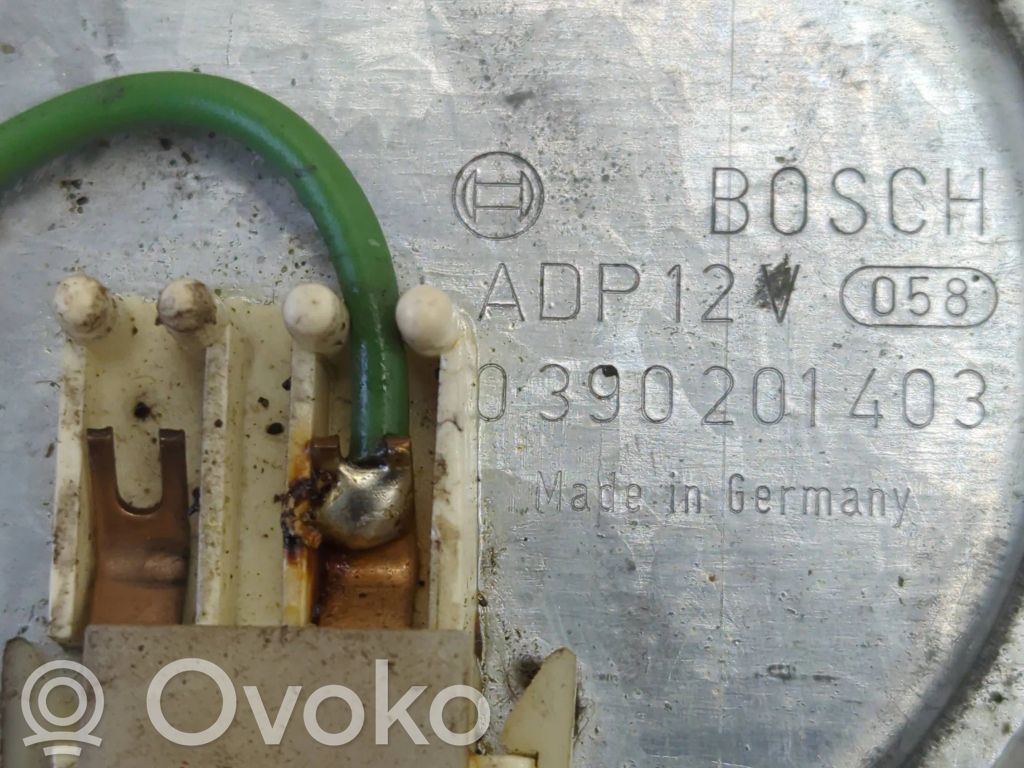 Volkswagen Golf II Silniczek wycieraczki szyby tylnej 