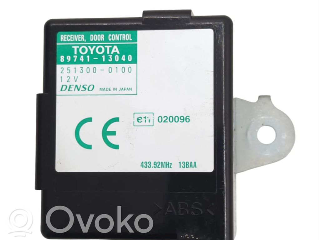 Toyota Corolla Verso E121 Door central lock control unit/module 
