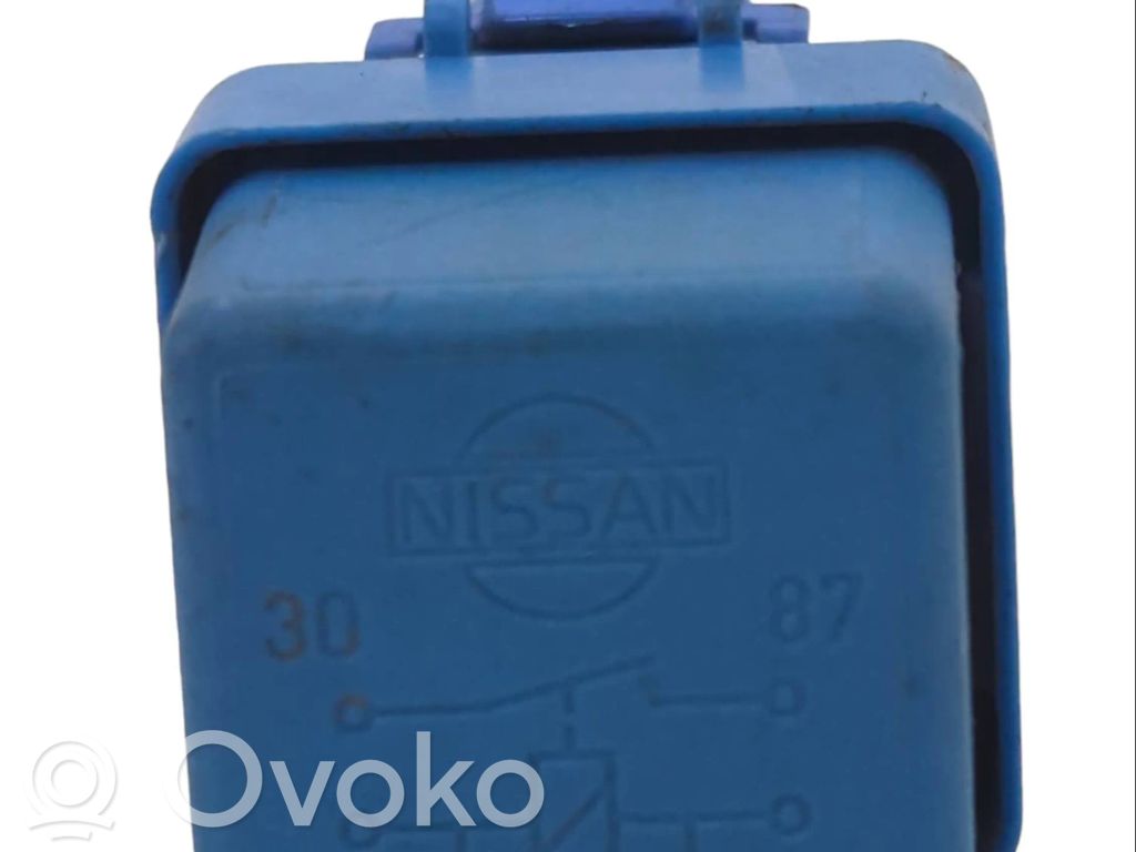 Nissan Terrano Kita rėlė 