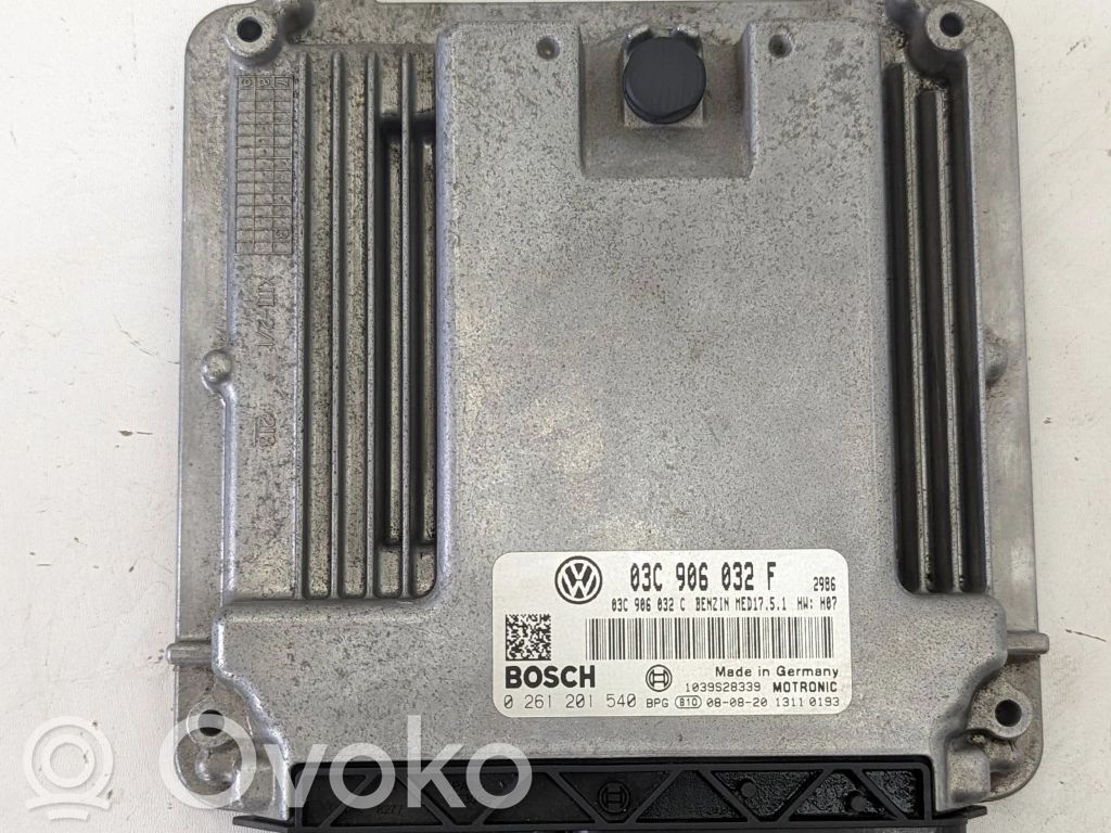 Volkswagen Touran I Engine control unit/module 