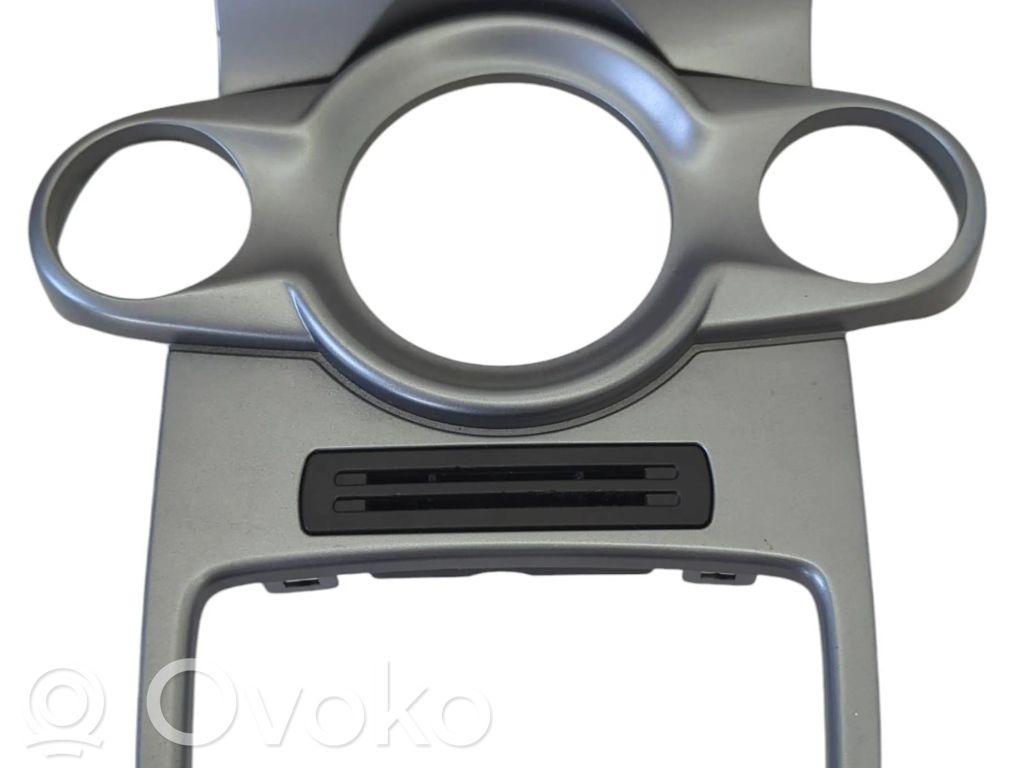 Ford Fiesta Radio/GPS head unit trim 