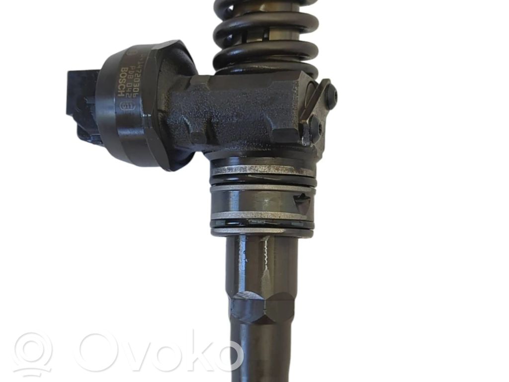Volkswagen PASSAT B6 Wtryskiwacz paliwa 