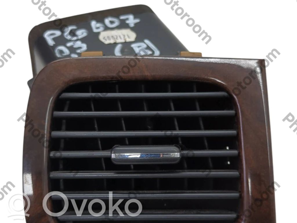 Peugeot 607 Boczna kratka nawiewu deski rozdzielczej 