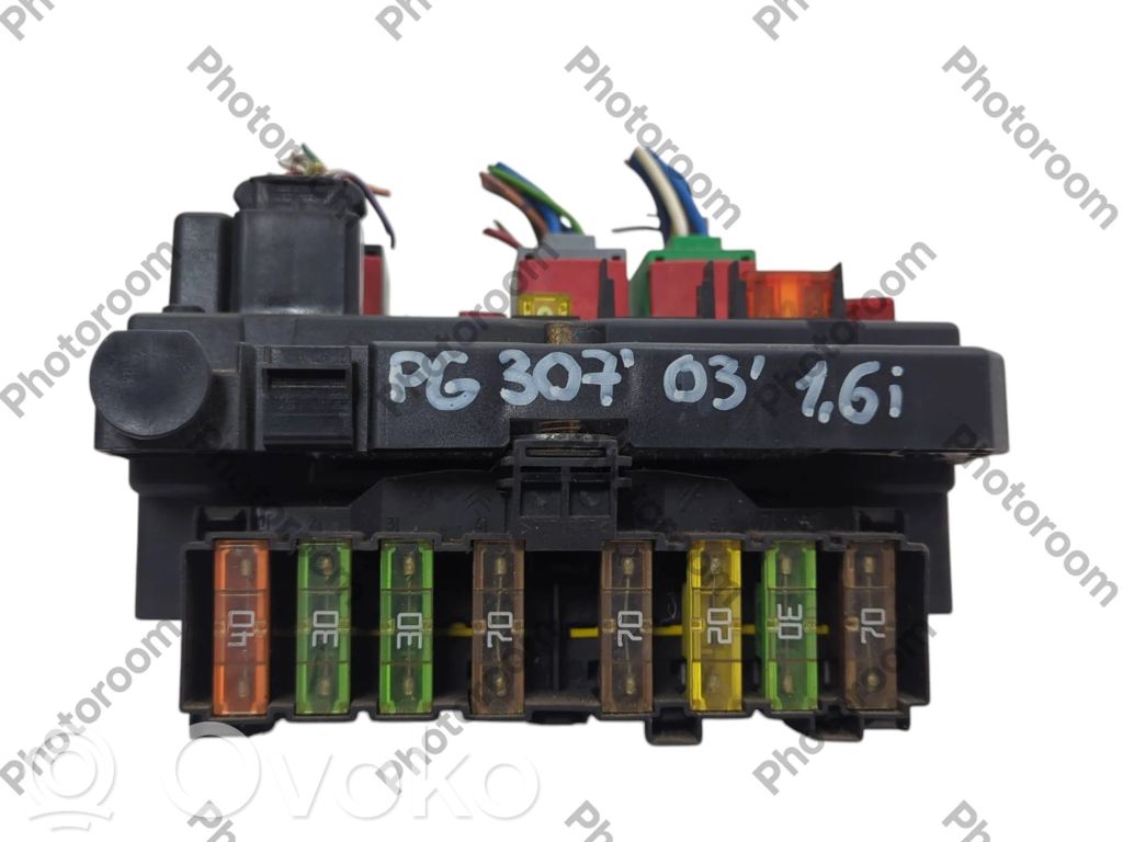 Peugeot 307 Fuse module 