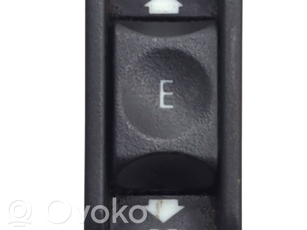 BMW 3 E36 Pavarų perjungimo jungtukas/ rankenėlė 