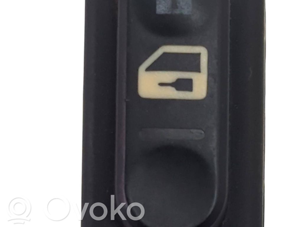 Nissan Qashqai Electric window control switch 