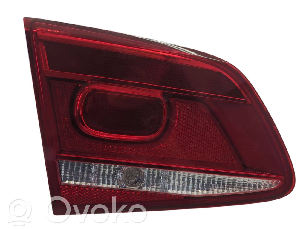 Volkswagen PASSAT B7 Lampa tylna 