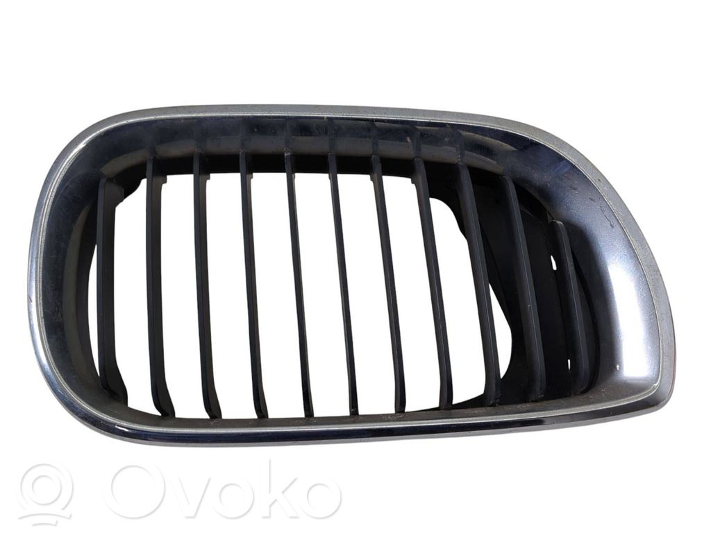 BMW 3 E46 Передняя решётка 