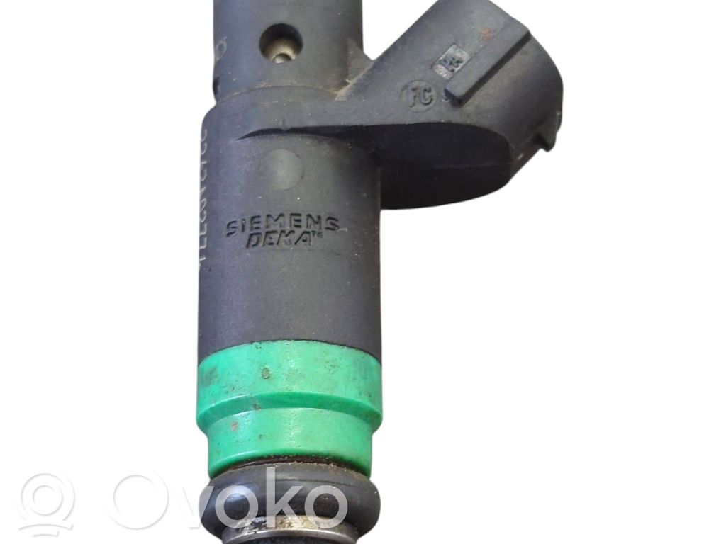 Audi A6 S6 C5 4B Inyector de combustible 