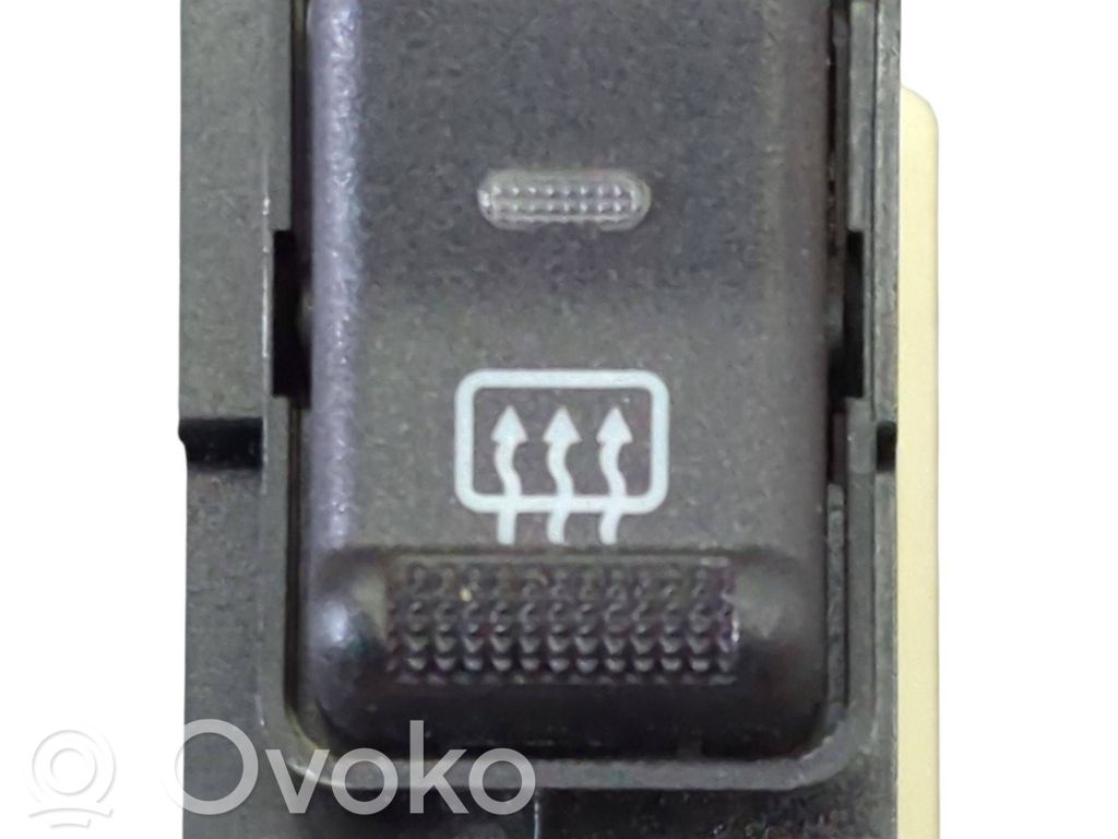 Chrysler PT Cruiser Windscreen/window heater switch 